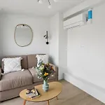 Lavie Maison Private Terrace & Air Conditioning